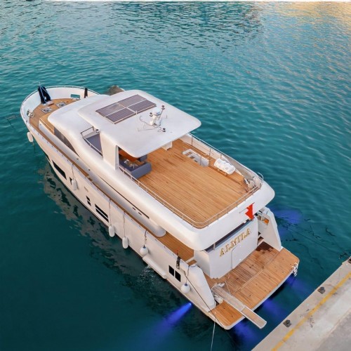 M525 Kiralık 12 Kişilik Lüks Trawler Motoryat  Almila