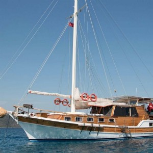 8 Kişilik Standart Tekne Kiralama S450 Temel Reis